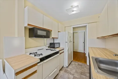 51 White Oak Street New Rochelle NY 10801