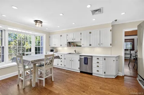 6 Raven Way Pleasantville NY 10570
