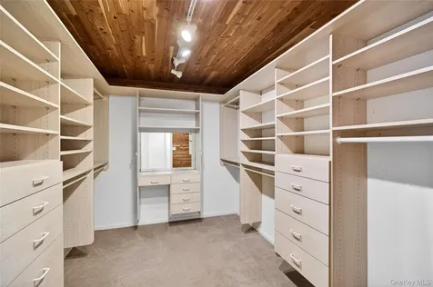 6 Raven Way Pleasantville NY 10570