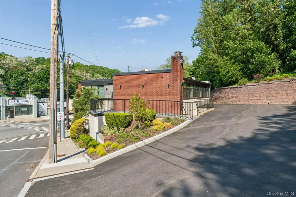 780 New York Avenue Huntington NY 11743