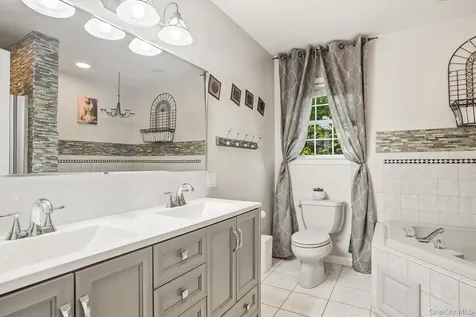 1 Donahue Court Buchanan NY 10511