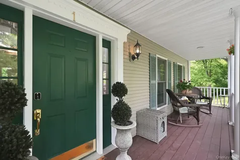 1 Donahue Court Buchanan NY 10511