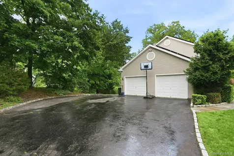 1 Donahue Court Buchanan NY 10511