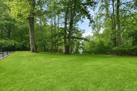 1 Donahue Court Buchanan NY 10511