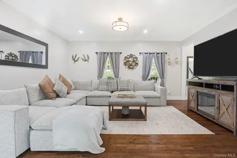 1 Donahue Court Buchanan NY 10511