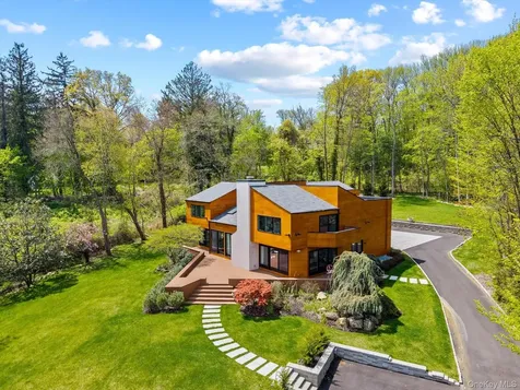 369 E Shore Road Great Neck NY 11023