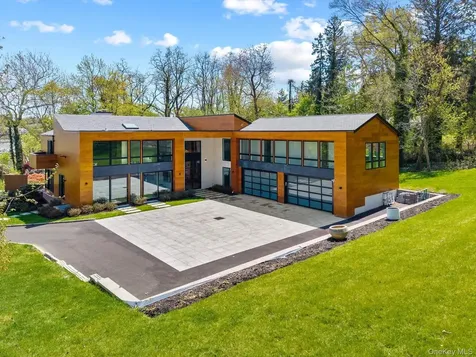 369 E Shore Road Great Neck NY 11023