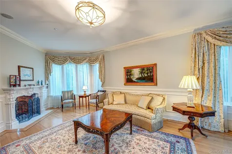 265 Asharoken Avenue Northport NY 11768