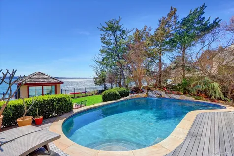 265 Asharoken Avenue Northport NY 11768