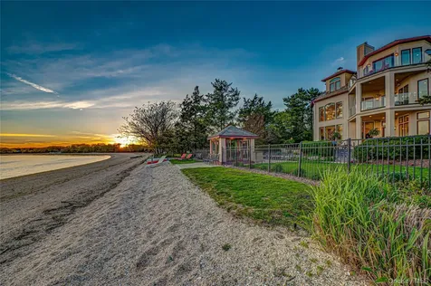 265 Asharoken Avenue Northport NY 11768
