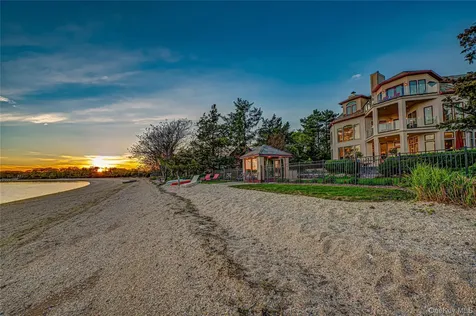 265 Asharoken Avenue Northport NY 11768