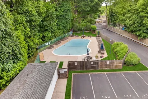 4 Consulate Drive Tuckahoe NY 10707