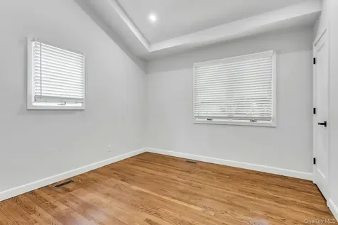 1 Coles Glen Cove NY 11542