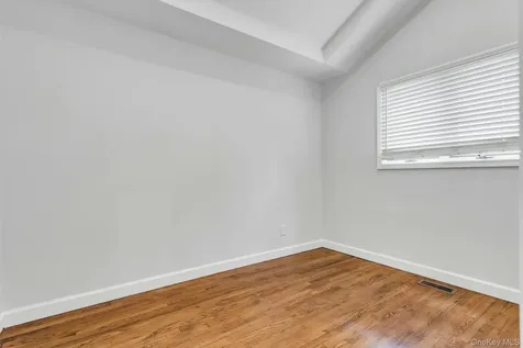 1 Coles Glen Cove NY 11542