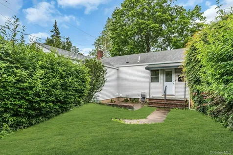 1 Coles Glen Cove NY 11542
