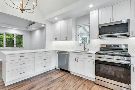 1 Coles Glen Cove NY 11542