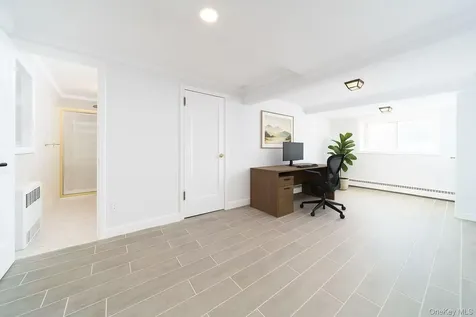 8 Spector Lane Plainview NY 11803