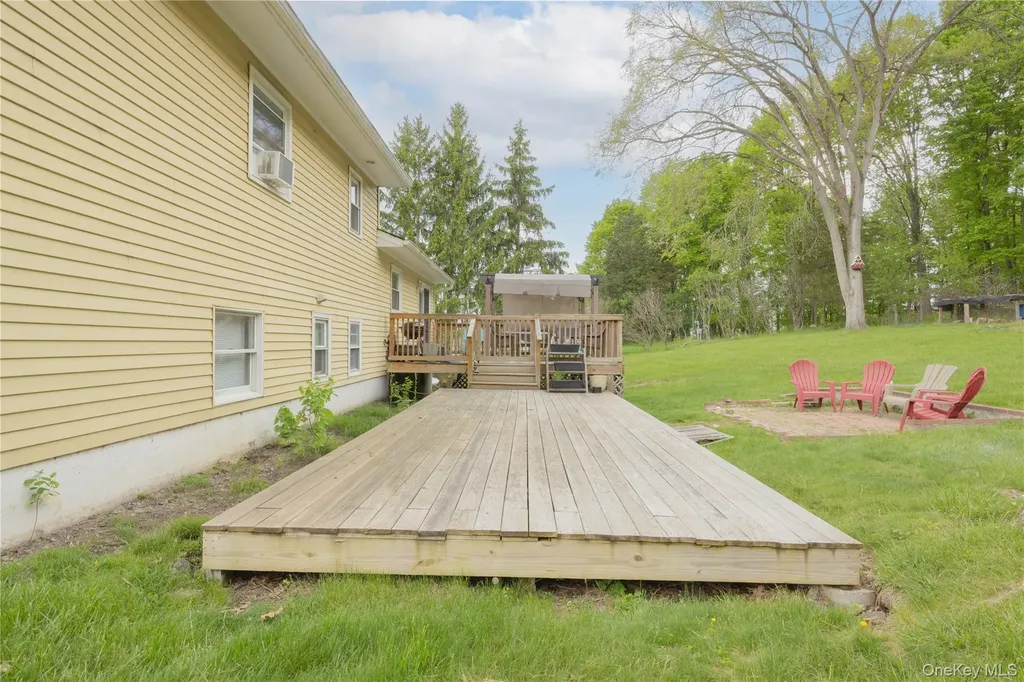 62 Barnes Road Washingtonville NY 10992