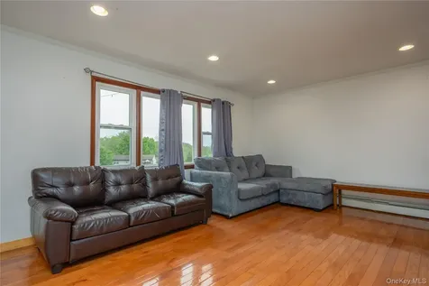 62 Barnes Road Washingtonville NY 10992