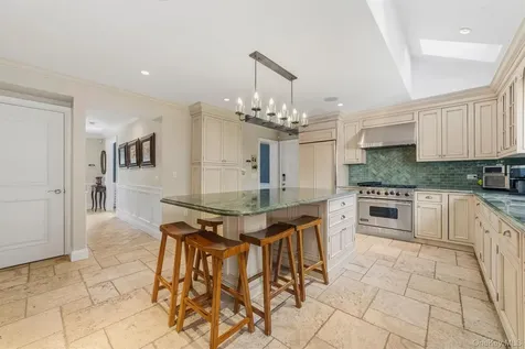 185 Old Wilmot Road Scarsdale NY 10583