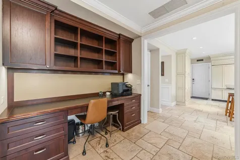 185 Old Wilmot Road Scarsdale NY 10583