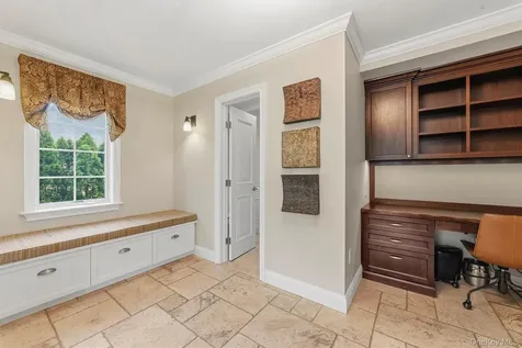185 Old Wilmot Road Scarsdale NY 10583