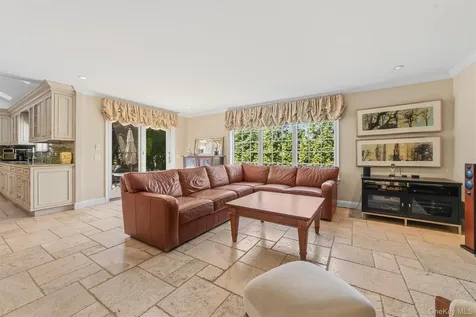 185 Old Wilmot Road Scarsdale NY 10583