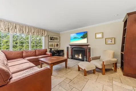 185 Old Wilmot Road Scarsdale NY 10583