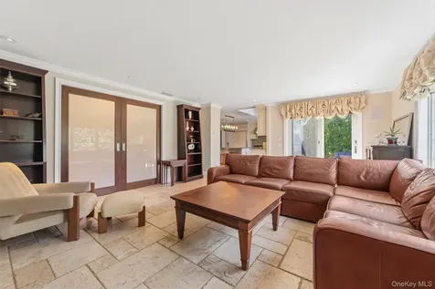 185 Old Wilmot Road Scarsdale NY 10583