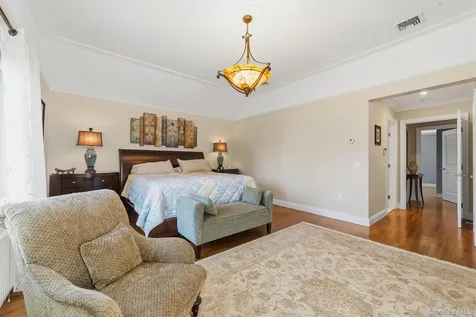 185 Old Wilmot Road Scarsdale NY 10583