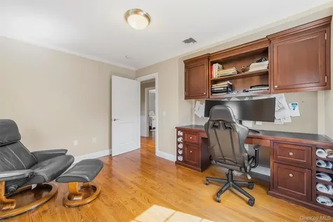 185 Old Wilmot Road Scarsdale NY 10583