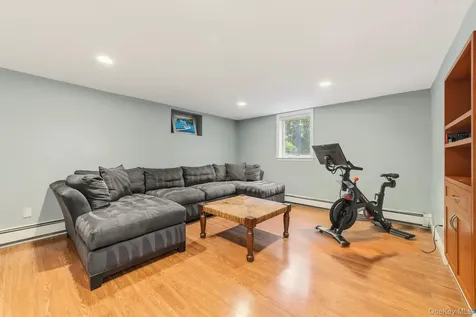 185 Old Wilmot Road Scarsdale NY 10583