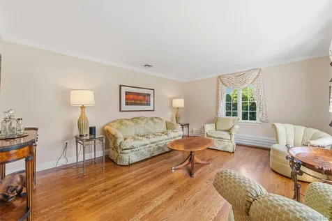 185 Old Wilmot Road Scarsdale NY 10583