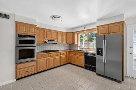 835 Shore Acres Drive Mamaroneck NY 10543