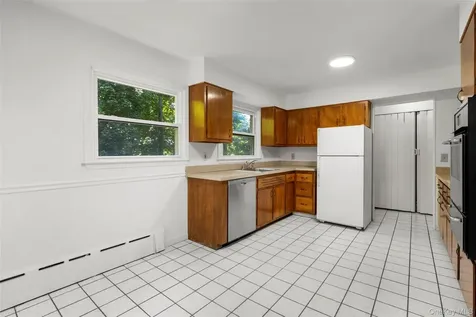 14 Jones Place White Plains NY 10606