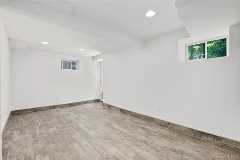 14 Jones Place White Plains NY 10606