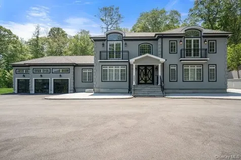 23 Woodbury Road Woodbury NY 11797