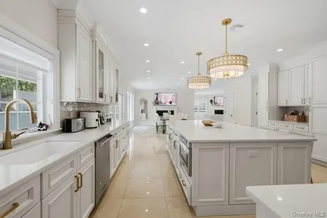 23 Woodbury Road Woodbury NY 11797