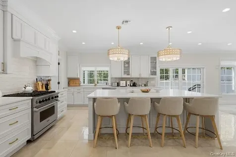 23 Woodbury Road Woodbury NY 11797