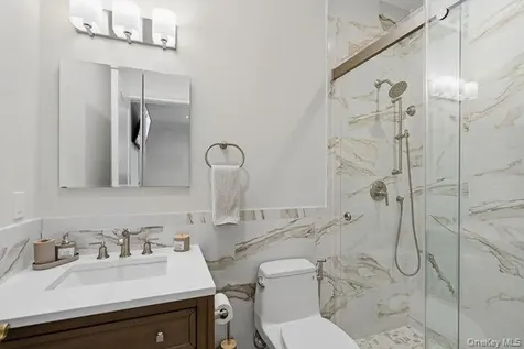 23 Woodbury Road Woodbury NY 11797