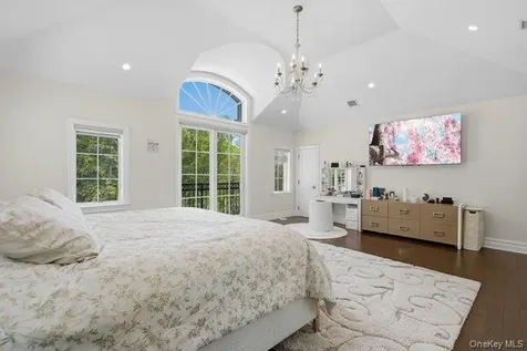 23 Woodbury Road Woodbury NY 11797