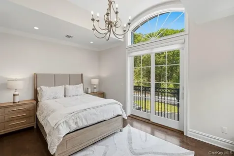 23 Woodbury Road Woodbury NY 11797