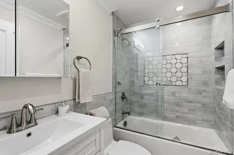 23 Woodbury Road Woodbury NY 11797