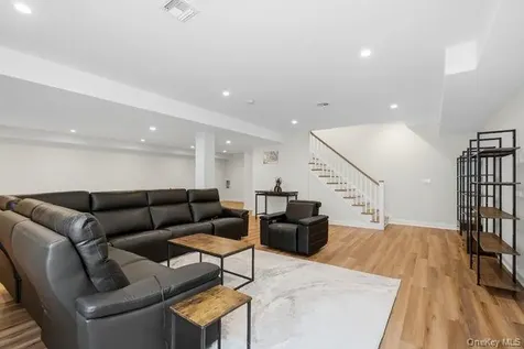 23 Woodbury Road Woodbury NY 11797
