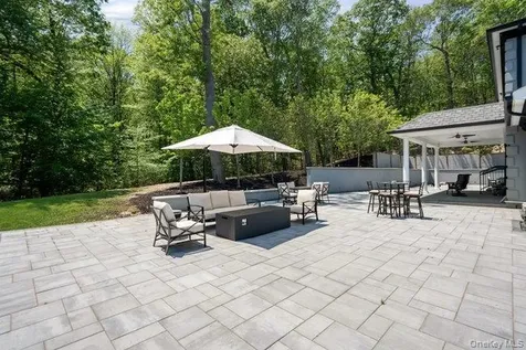 23 Woodbury Road Woodbury NY 11797