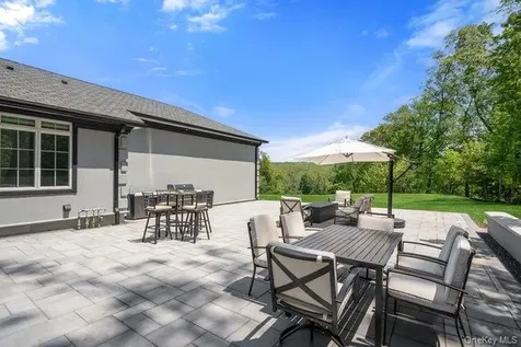 23 Woodbury Road Woodbury NY 11797