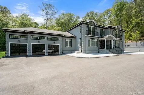 23 Woodbury Road Woodbury NY 11797