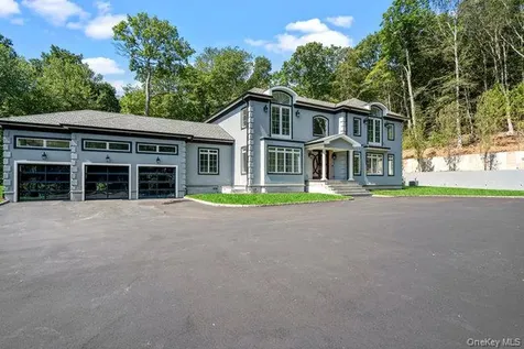 23 Woodbury Road Woodbury NY 11797