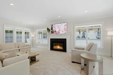 23 Woodbury Road Woodbury NY 11797