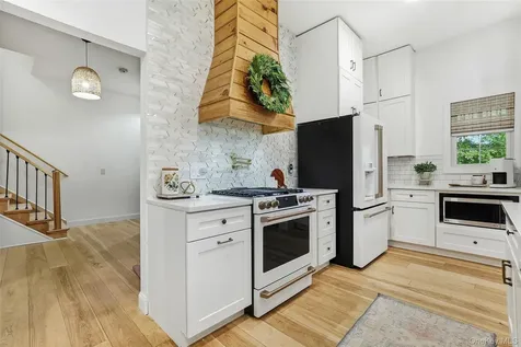 18 Barnstormer Lane Red Hook NY 12571